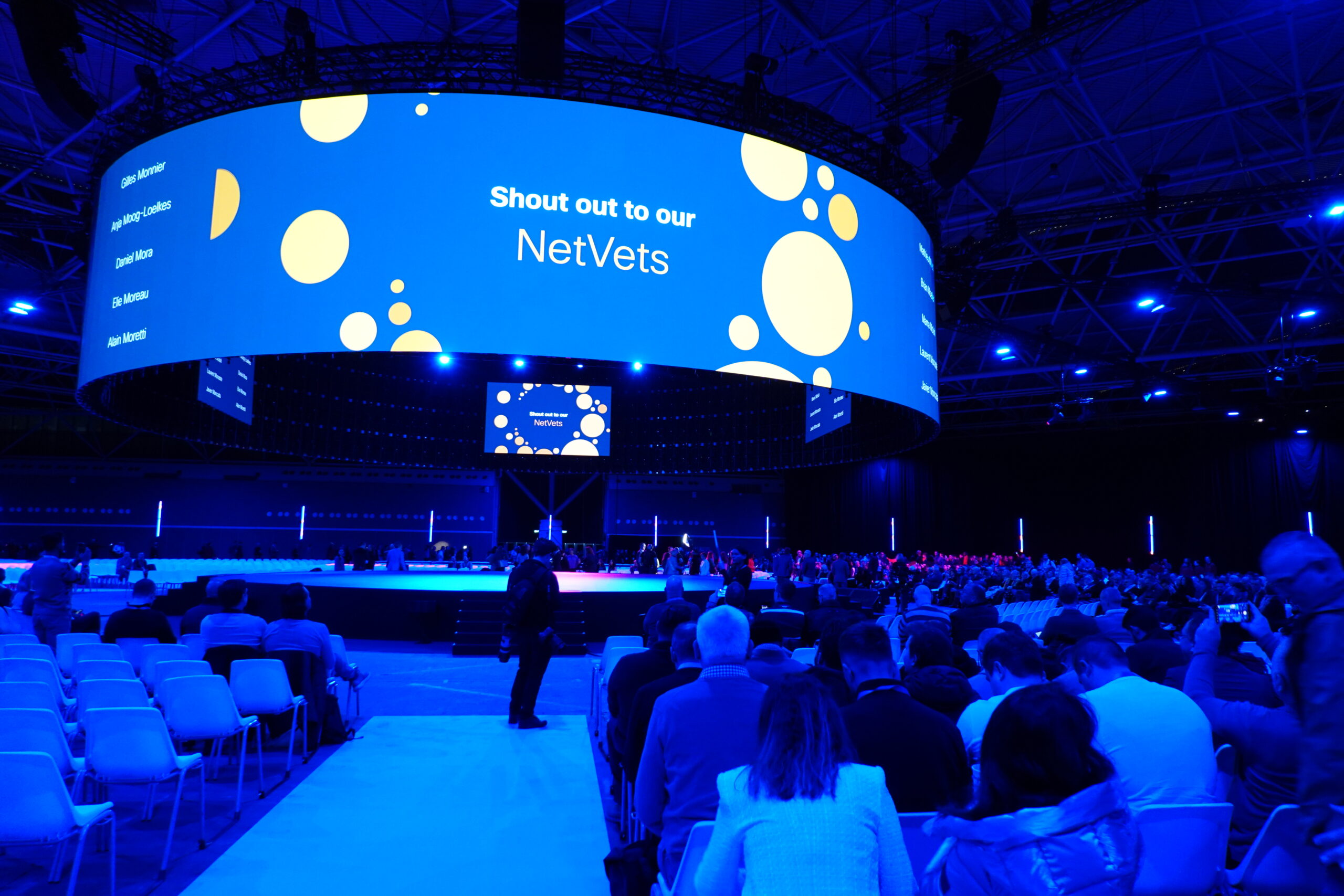 Cisco Live 2023 curved video screen